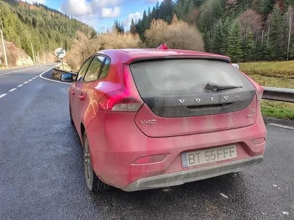 Utilizat 2015 Volvo V40 Hatchback | 7.000 EUR (Preț OK) - Imagine 1/3