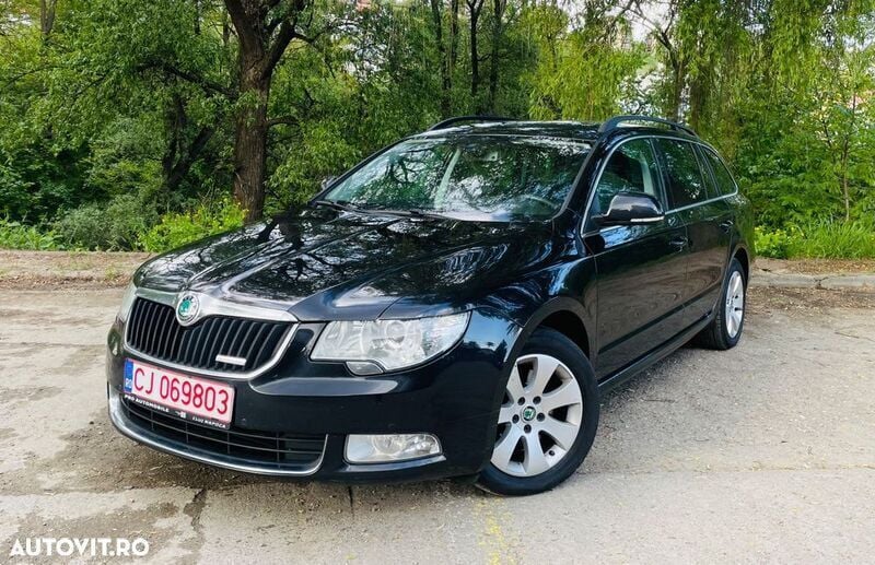 Negru Utilizat 2013 Skoda Superb GreenLine Break | 5.840 EUR (Preț bun) - Imagine 1/4