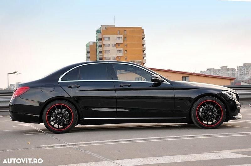 Second-hand Mercedes C220 Avantgarde 170 CP (125 kW) 2015 Culoarenegru Berlinǎ