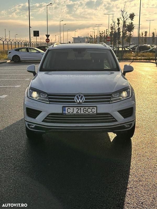 Second-hand VW Touareg 204 CP (150 kW) 2016 Culoarealb SUV
