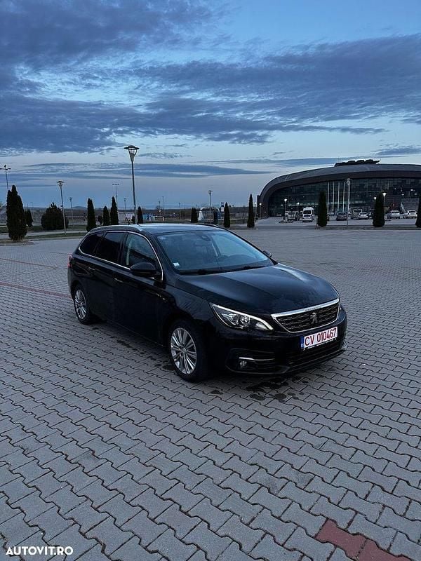 Culoarenegru Utilizat 2018 Peugeot 308 Allure Break | 8.700 EUR (Preț OK) - Imagine 1/4