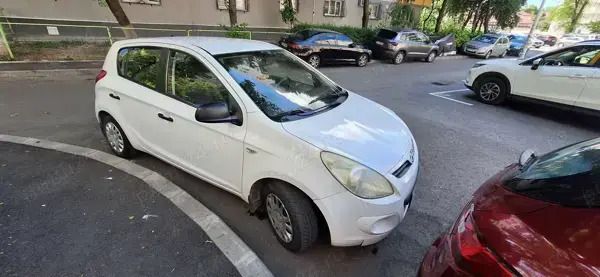 Utilizat 2012 Hyundai i20 Hatchback | 2.700 EUR (Puțin scump) - Imagine 1/4