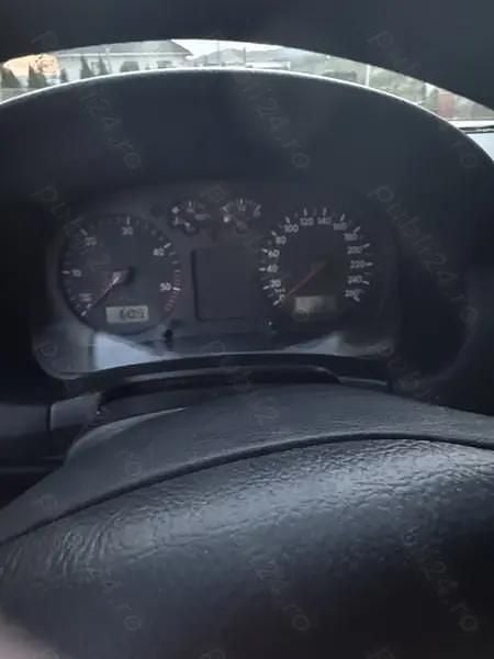 Utilizat 2003 VW Golf IV | 1.000 EUR (Preț OK) - Imagine 1/4