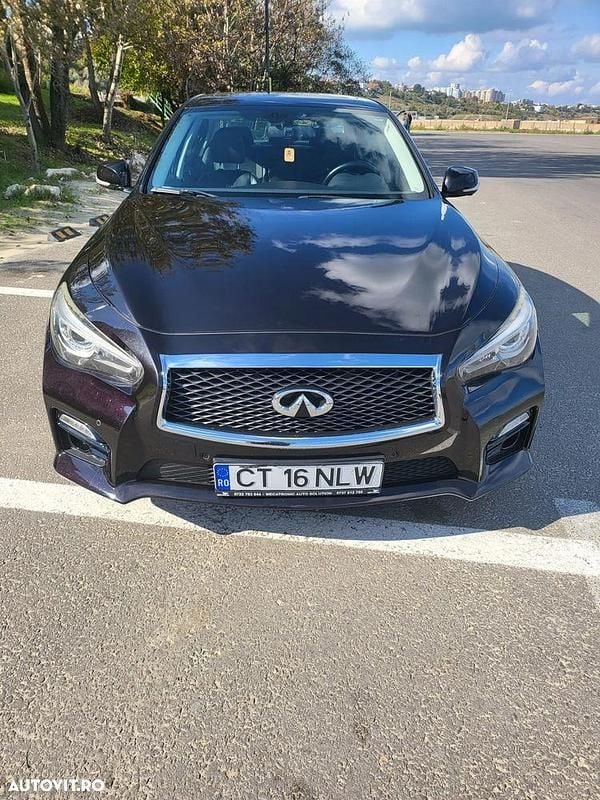 Culoarenegru Utilizat 2014 Infiniti Q50 Berlinǎ | 20.500 EUR - Imagine 1/4