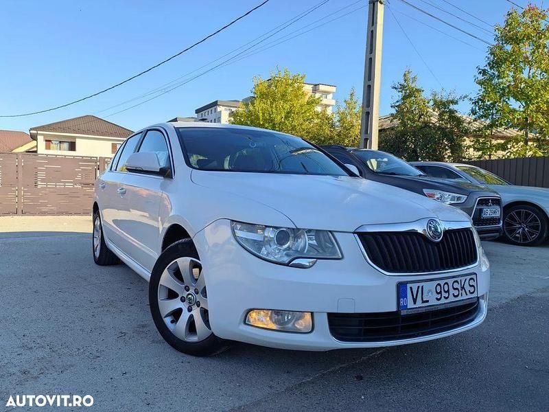 Culoarealb Utilizat 2012 Skoda Superb Hatchback | 6.900 EUR (Preț OK) - Imagine 1/4
