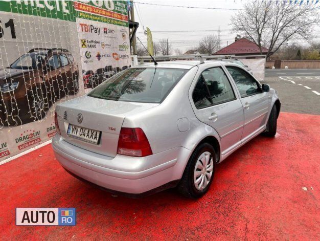 Second-hand VW Bora 90 CP (66 kW) 2000 Argintiu Berlinǎ