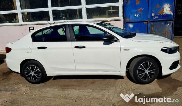 Culoarealb Utilizat 2019 Fiat Tipo Berlinǎ | 7.700 EUR (Preț OK) - Imagine 1/4