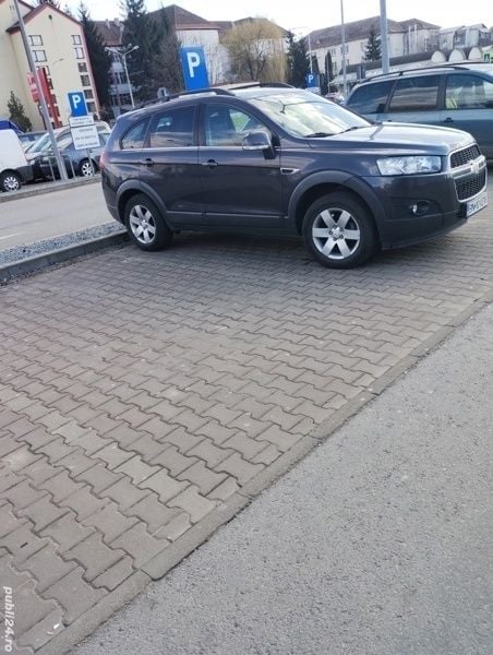 Gri Utilizat 2012 Chevrolet Captiva SUV | 6.600 EUR - Imagine 1/4