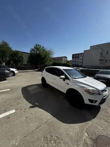 Alb Utilizat 2012 Ford Kuga SUV | 6.150 EUR (Preț bun) - Imagine 1/4