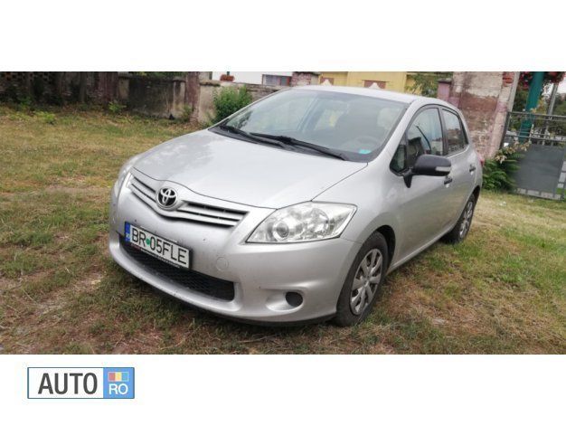 Gri Utilizat 2012 Toyota Auris Hatchback | 4.990 EUR - Imagine 1/3