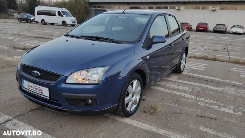 Second-hand Ford Focus Trend 100 CP (73 kW) 2007 Albastru Berlinǎ