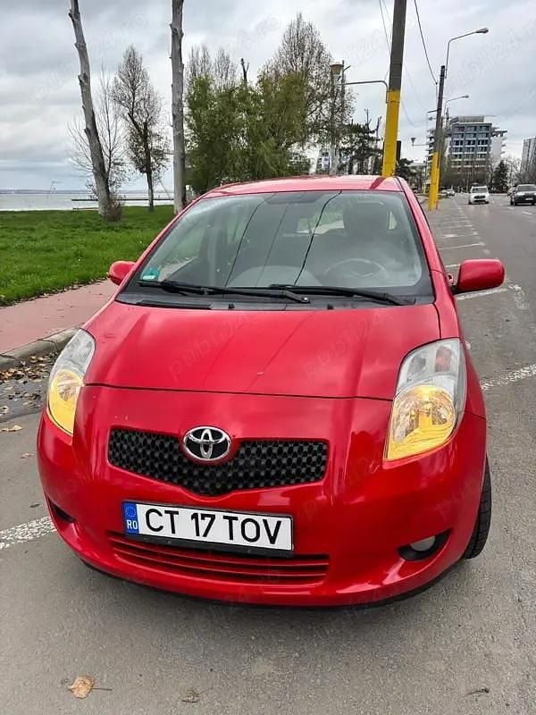 Rosu Utilizat 2008 Toyota Yaris Hatchback | 3.550 EUR (Preț OK) - Imagine 1/4