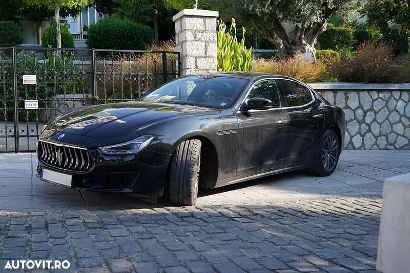 Second-hand Maserati Ghibli 275 CP (202 kW) 2020 Culoarenegru Berlinǎ