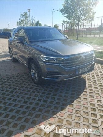 Gri Utilizat 2020 VW Touareg SUV | 37.500 EUR (Scump) - Imagine 1/4