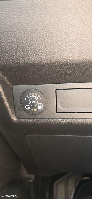 Second-hand Renault Captur Life 100 CP (73 kW) 2020 Culoarealbastru SUV