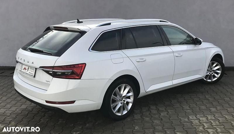 Second-hand Skoda Superb Style 200 CP (147 kW) 2022 Culoarealb Break
