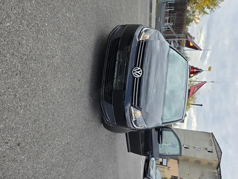 Negru Utilizat 2014 VW Touran Monovolum | 5.100 EUR (Preț OK) - Imagine 1/4