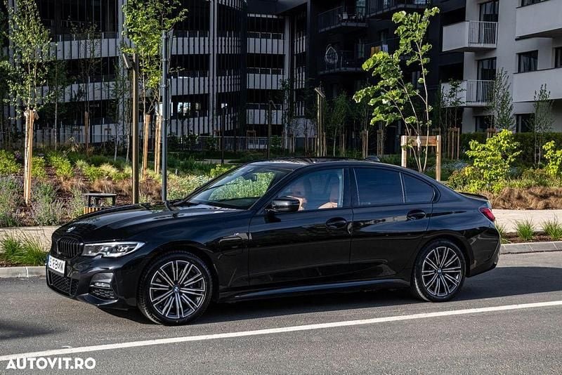 Negru Utilizat 2021 BMW 330e Berlinǎ | 37.500 EUR (Scump) - Imagine 1/4