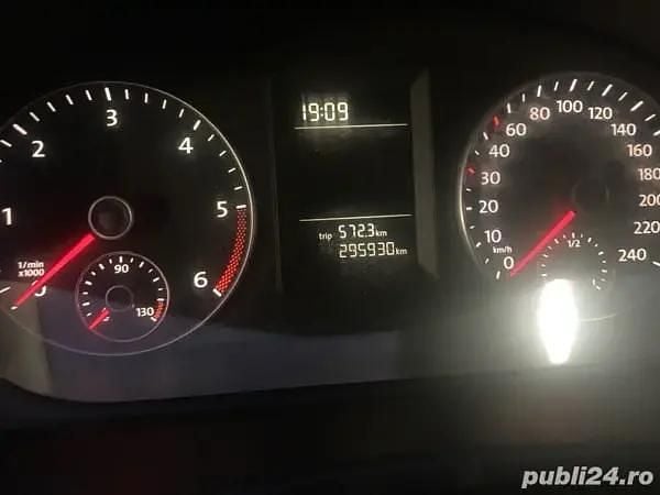 Utilizat 2015 VW Caddy Maxi Monovolum | 5.200 EUR (Preț bun) - Imagine 1/4