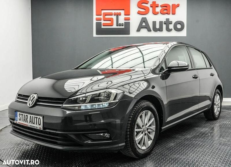 Gri Utilizat 2020 VW Golf VII Trendline Hatchback | 11.490 EUR (Preț bun) - Imagine 1/4