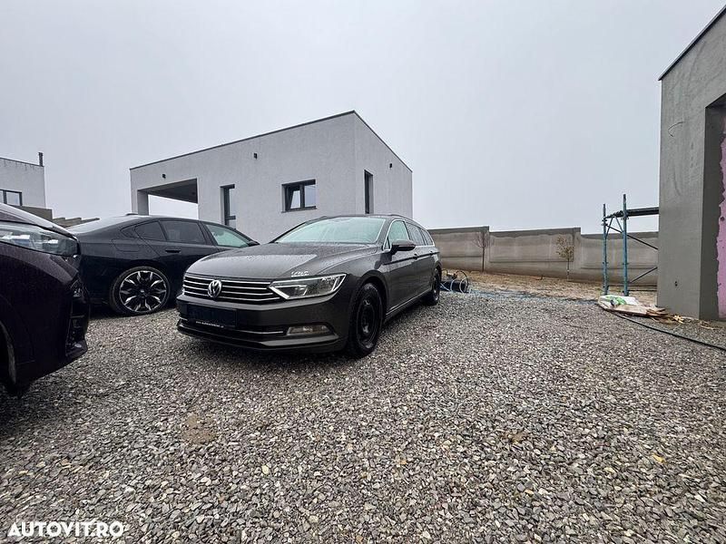 Second-hand VW Passat Comfortline 150 CP (110 kW) 2017 Culoaremaro Break