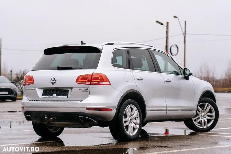 Second-hand VW Touareg 262 CP (192 kW) 2015 Culoareargint SUV