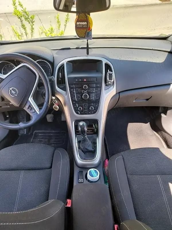 Second-hand Opel Astra Sport 125 CP (91 kW) 2012 Break