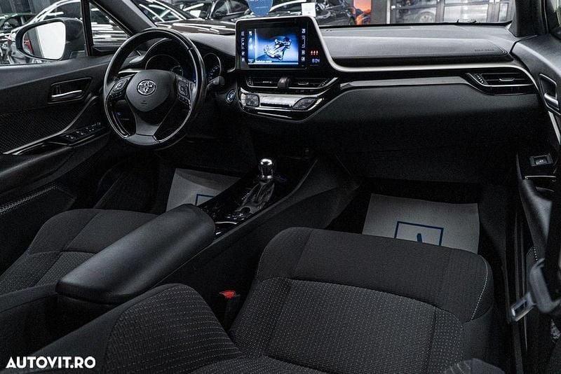 Second-hand Toyota C-HR Style 122 CP (89 kW) 2019 Culoarealbastru SUV