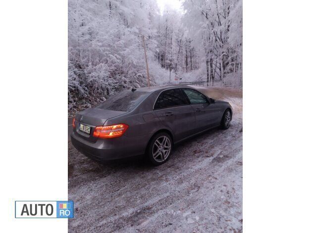 Second-hand Mercedes E200 136 CP (100 kW) 2011 Gri Berlinǎ