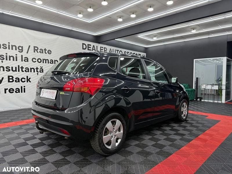 Second-hand Kia Venga 128 CP (94 kW) 2011 Culoarenegru Hatchback