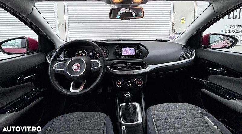 Second-hand Fiat Tipo Easy 95 CP (69 kW) 2017 Culoarerosu Berlinǎ