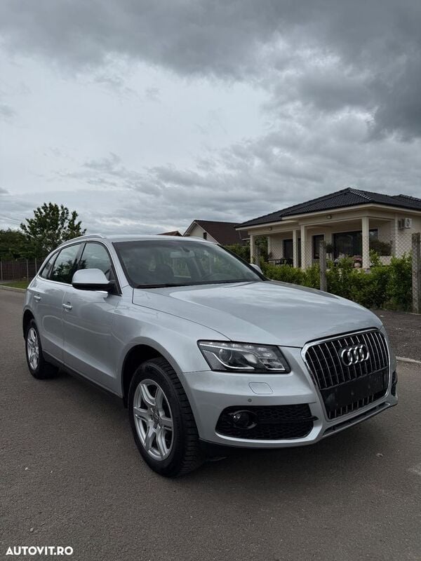 Gri Utilizat 2010 Audi Q5 SUV | 8.800 EUR (Preț bun) - Imagine 1/4