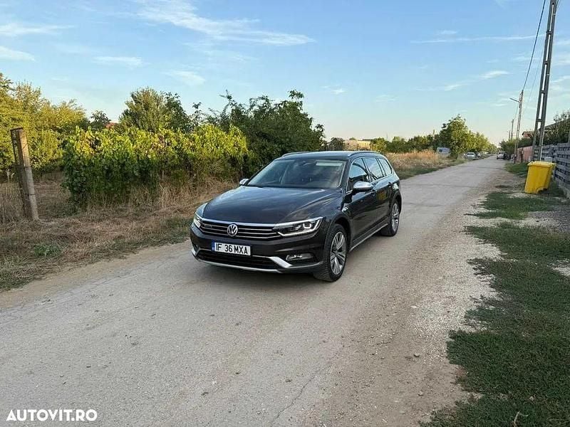 Culoaremaro Utilizat 2017 VW Passat Alltrack Break | 12.000 EUR (Preț bun) - Imagine 1/4