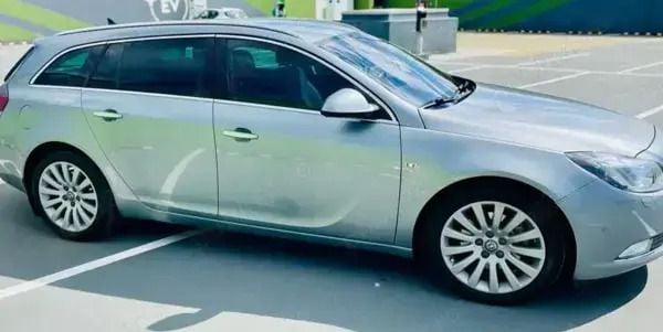 Utilizat 2010 Opel Insignia | 3.490 EUR - Imagine 1/2