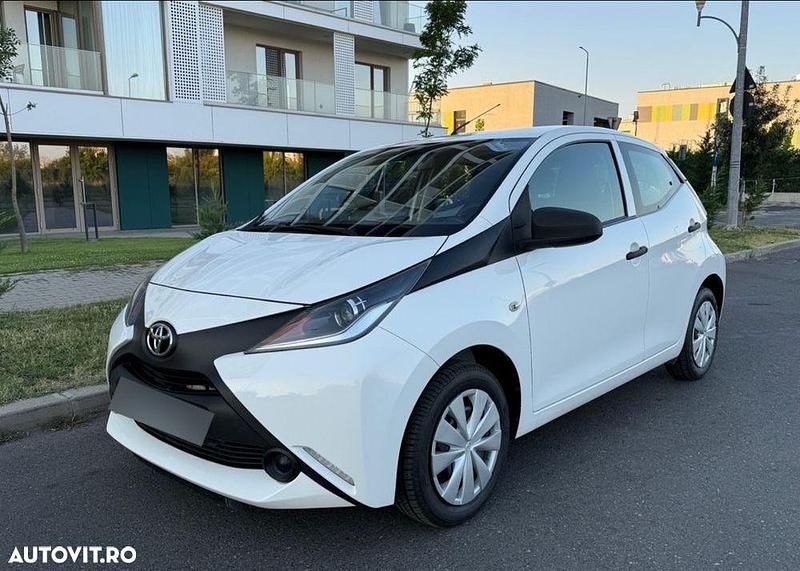 Second-hand Toyota Aygo 72 CP (52 kW) 2017 Culoarealb Hatchback