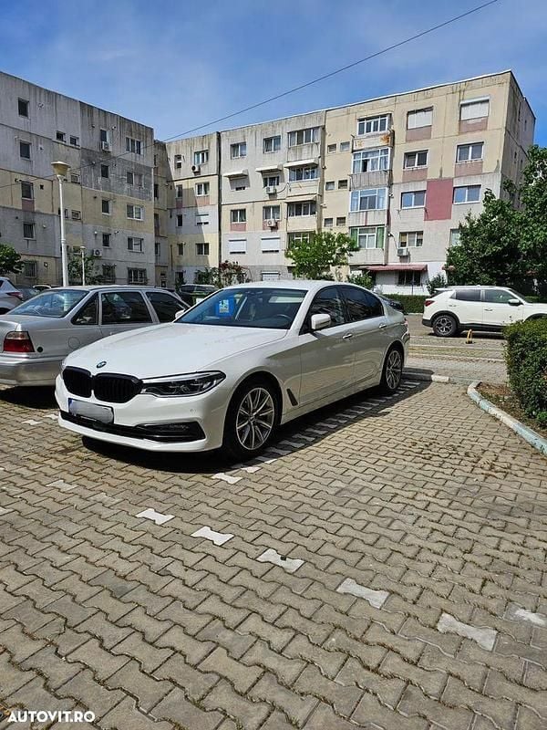 Culoarealb Utilizat 2017 BMW 530 Comfort Edition Berlinǎ | 25.500 EUR (Preț OK) - Imagine 1/4