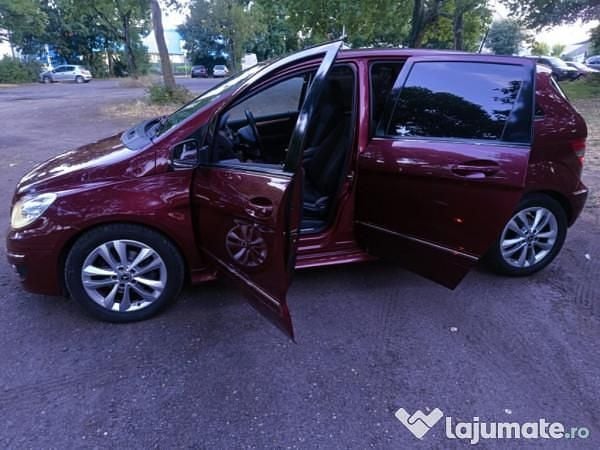 Second-hand Mercedes B200 140 CP (102 kW) 2011 Monovolum