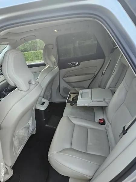 Utilizat 2020 Volvo XC60 SUV | 26.800 EUR (Preț bun) - Imagine 1/4