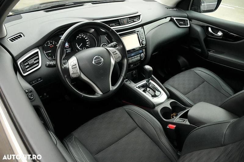 Second-hand Nissan Qashqai Tekna 115 CP (84 kW) 2016 Culoarenegru SUV