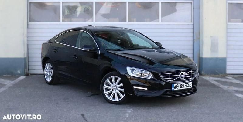 Negru Utilizat 2017 Volvo S60 Momentum Berlinǎ | 9.900 EUR (Preț OK) - Imagine 1/4