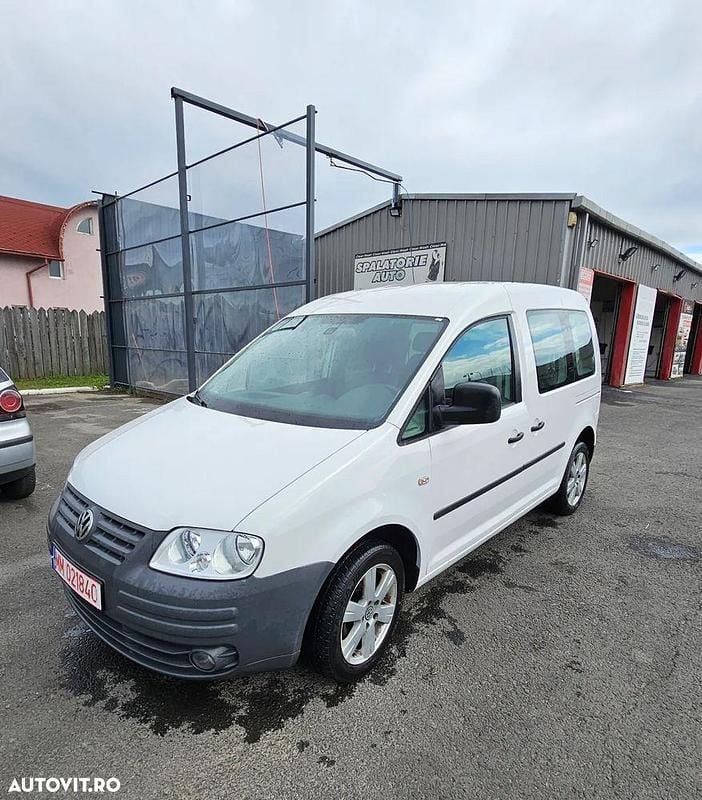 Culoarealb Utilizat 2010 VW Caddy Monovolum | 4.800 EUR (Super Preț) - Imagine 1/4