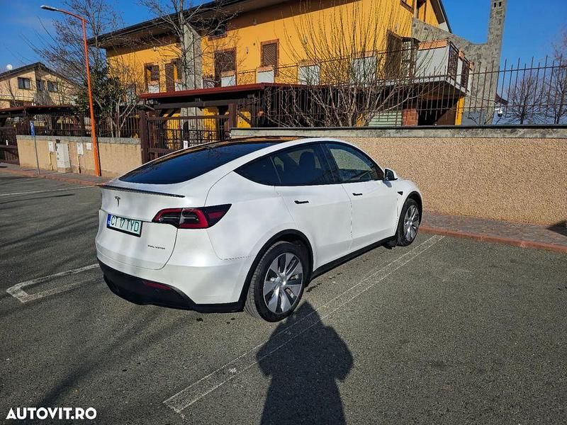 Second-hand Tesla Model Y 378 kW (514 CP) 2022 Culoarealb SUV