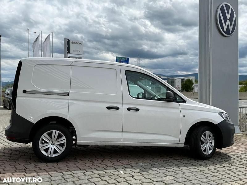 Second-hand VW Caddy 102 CP (75 kW) 2024 Alb Monovolum