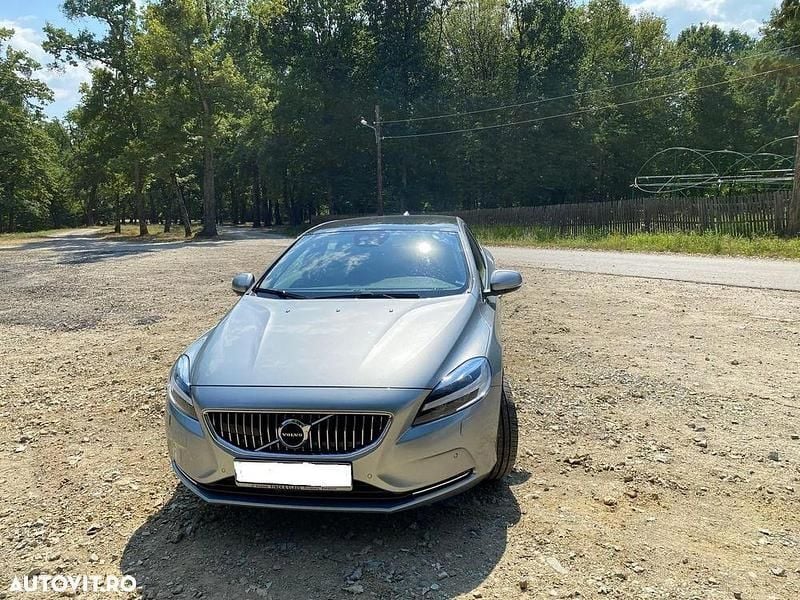 Second-hand Volvo V40 Inscription 122 CP (89 kW) 2017 Culoareargint Hatchback