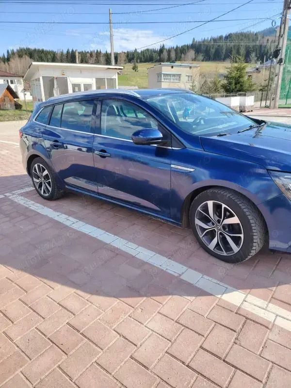 Albastru Utilizat 2018 Renault Mégane IV Bose Edition Break | 10.500 EUR (Preț OK) - Imagine 1/4