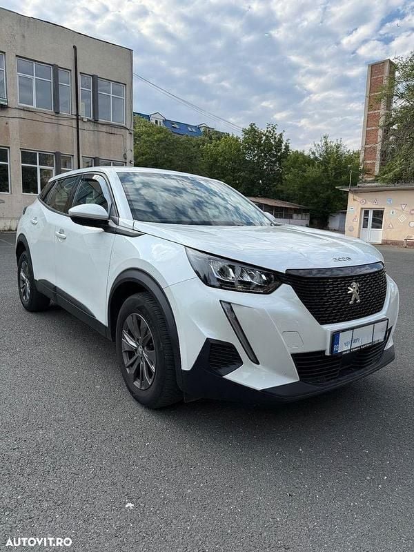 Alb Utilizat 2020 Peugeot 2008 Active SUV | 12.000 EUR (Preț bun) - Imagine 1/4