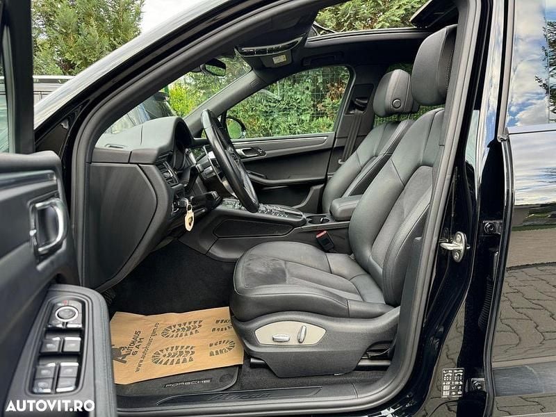 Second-hand Porsche Macan 245 CP (180 kW) 2020 Culoarenegru SUV