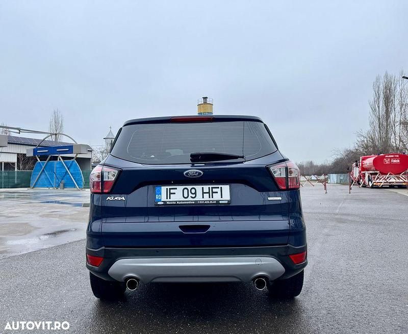 Second-hand Ford Kuga 120 CP (88 kW) 2017 Culoarealbastru SUV