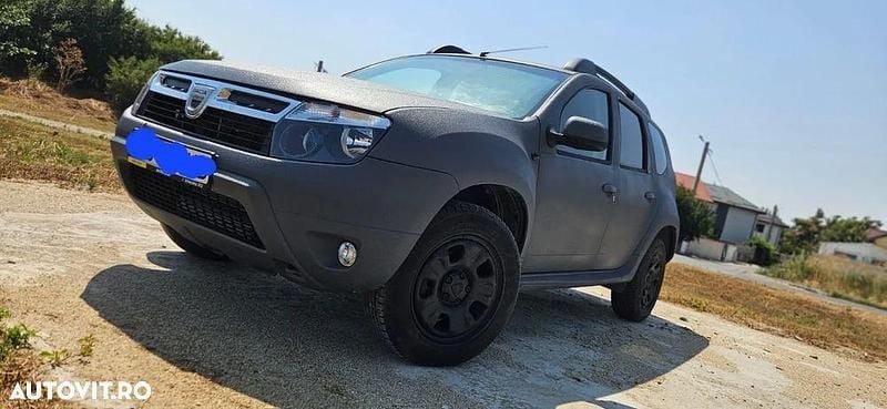 Gri Utilizat 2011 Dacia Duster Lauréate SUV | 6.300 EUR (Puțin scump) - Imagine 1/4