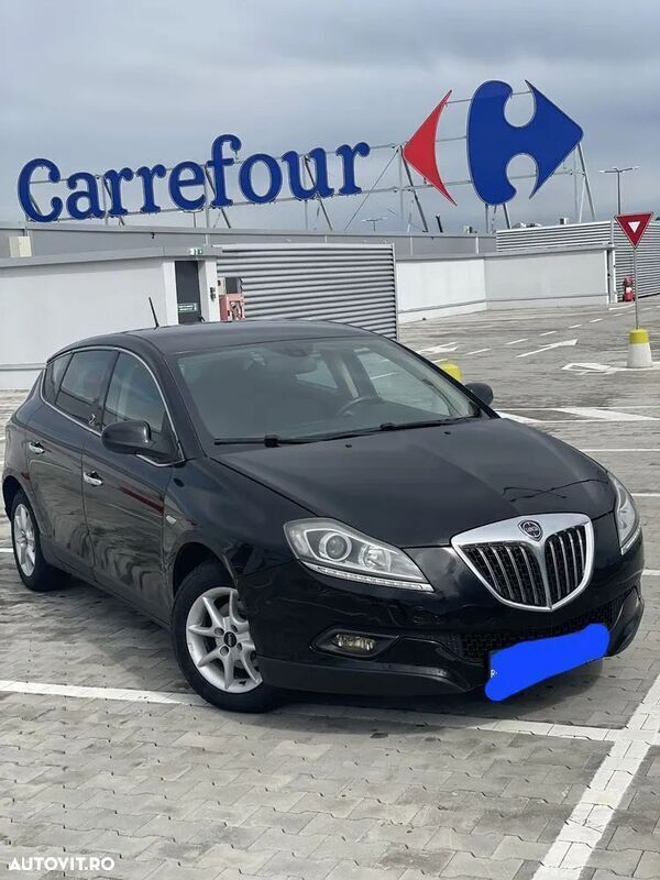 Negru Utilizat 2010 Lancia Delta Hatchback | 3.500 EUR - Imagine 1/4